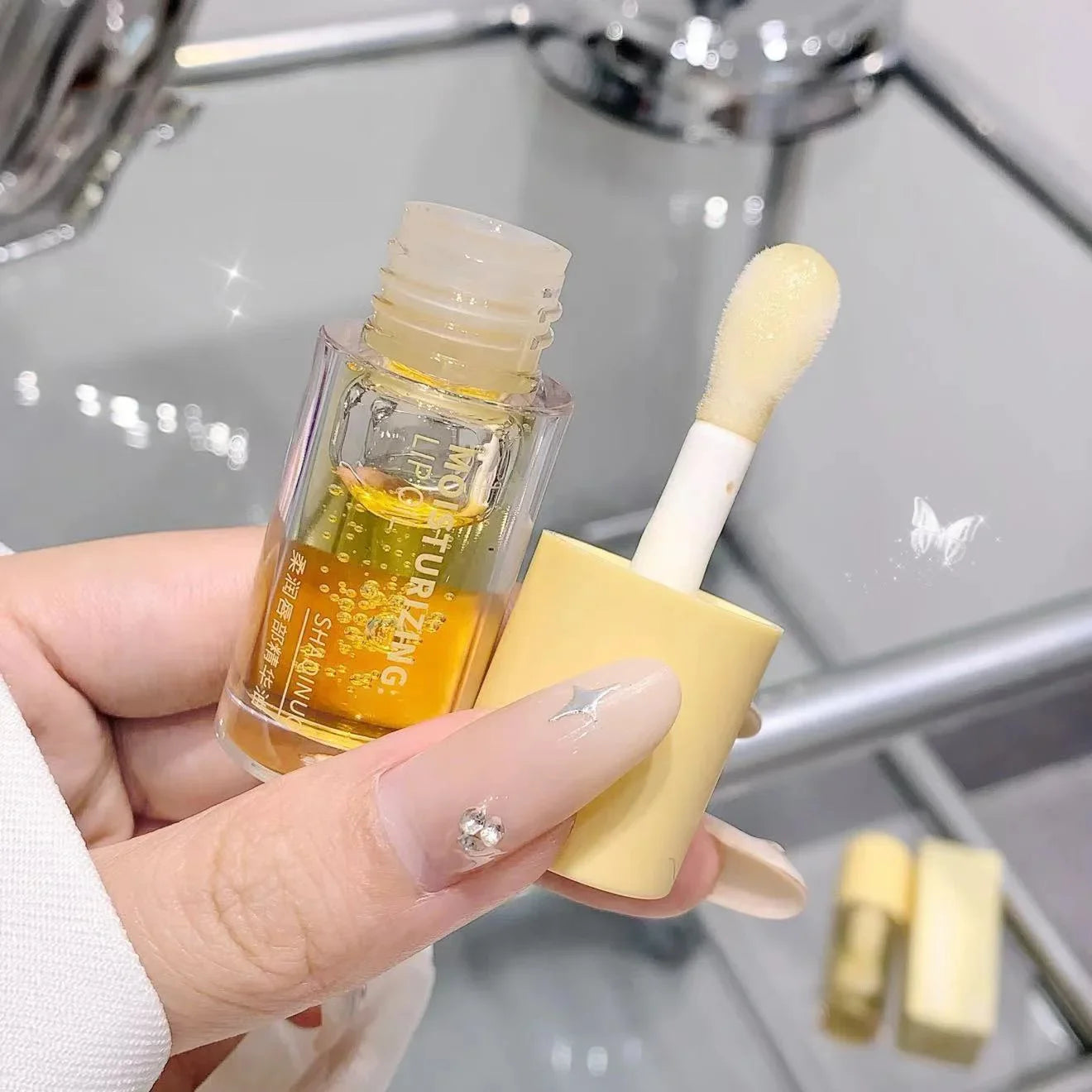 Brillo y Cuidado en un Solo Paso LIP OIL